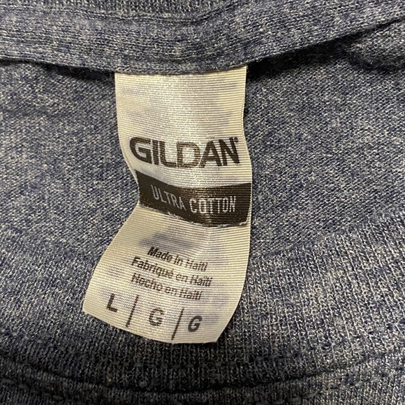 Large squirrel lovers T-shirt. - Picture 3 of 3